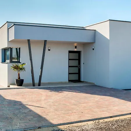 Prázdninový dům Two-bedroom In Peroj